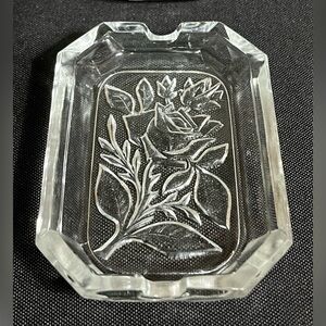 Vintage 4 intaglio rose clear glass ashtrays